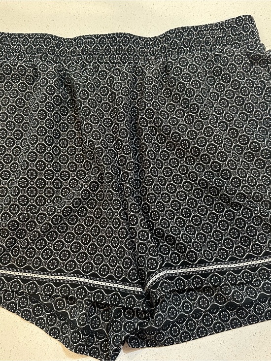 Max Studio Pants - Max Studio Black & White Geo-Print Shorts